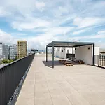 Apartment Modern & Minimalistic - Garage & Balcony