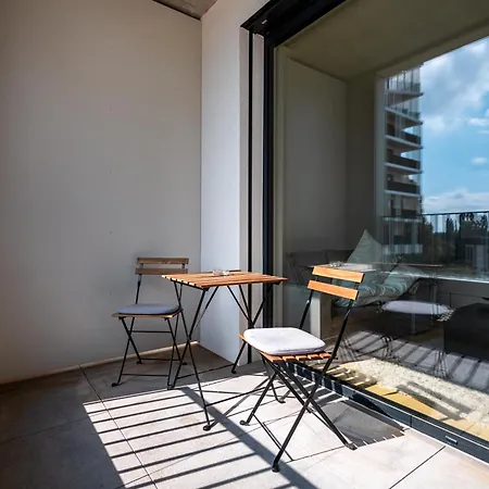 Modern & Minimalistic - Garage & Balcony Apartment Bratislava