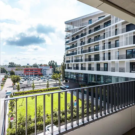 Modern & Minimalistic - Garage & Balcony Apartment Bratislava