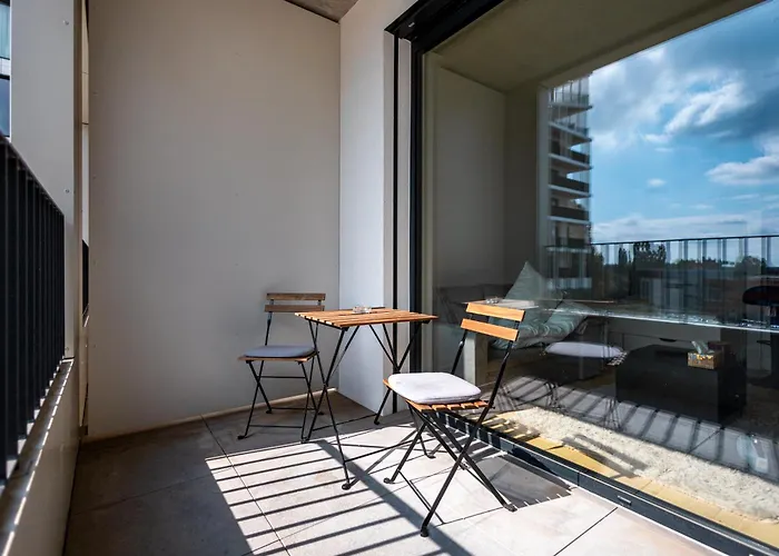 Modern & Minimalistic - Garage & Balcony Apartment Bratislava