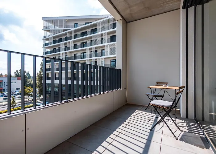 Modern & Minimalistic - Garage & Balcony Apartment Bratislava