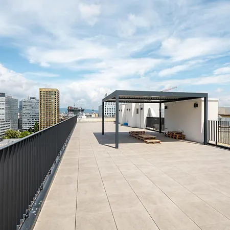 Apartmán Modern & Minimalistic - Garage & Balcony