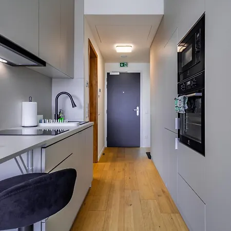 Lägenhet Modern & Minimalistic - Garage & Balcony *